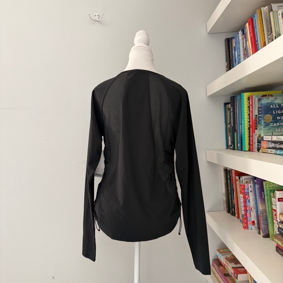 Athleta Yosemite Top Longsleeve Crewneck Women’s Medium Black Mesh Active - Picture 6 of 13